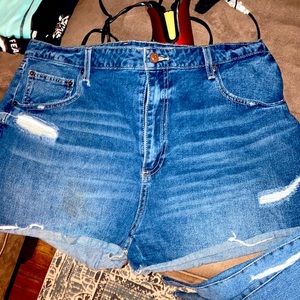 No boundaries Jean cut off shorts size 19